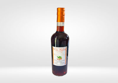 Apéritif à base de vin et de noix du Périgord